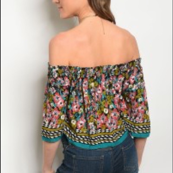 ⚡️5/$15 Off Shoulder Bohemian Top - Picture 2 of 2